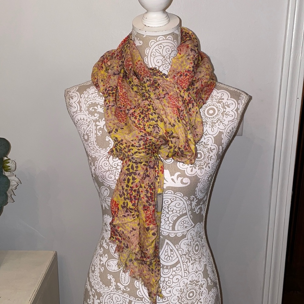 Pretty ecote scarf